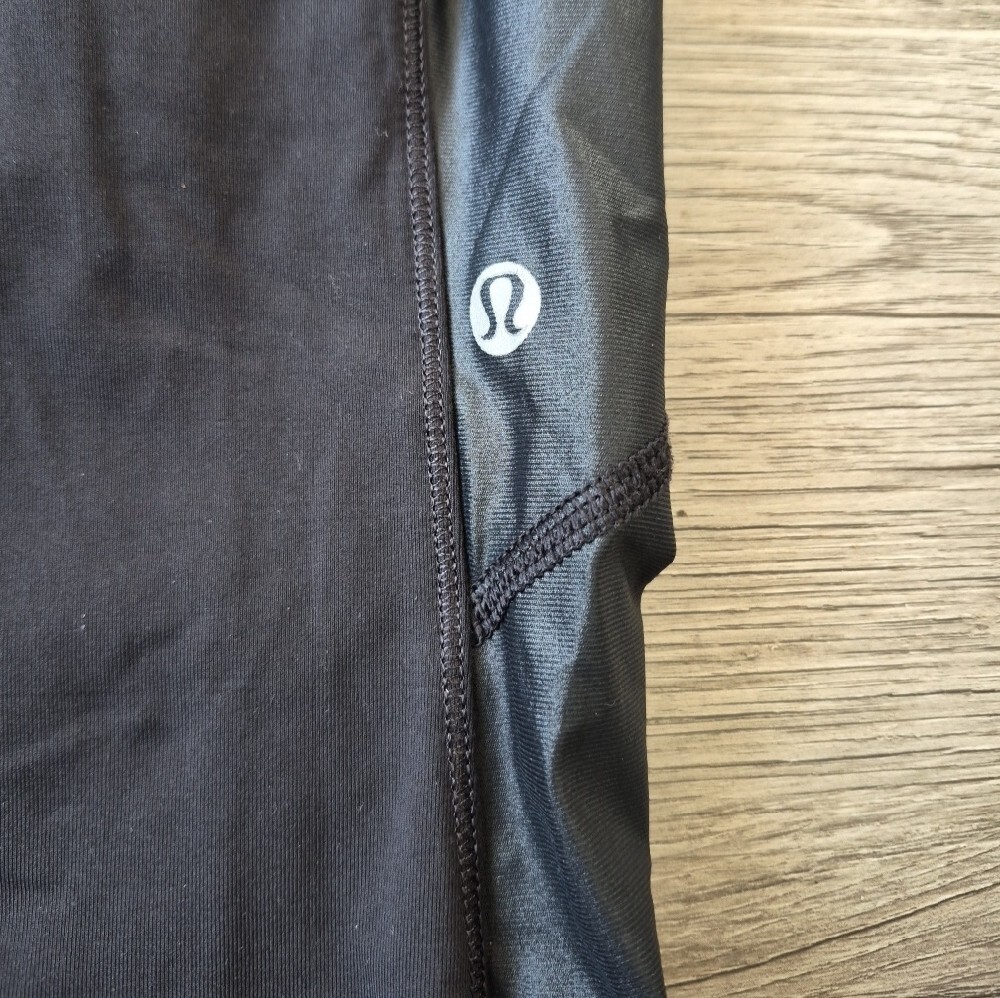 Lululemon Black Athletic Cropped Leggings Size 6 - Picture 2 of 3